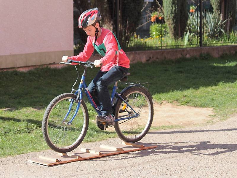 Okresní soutěž mladých cyklistů v Bystřici.