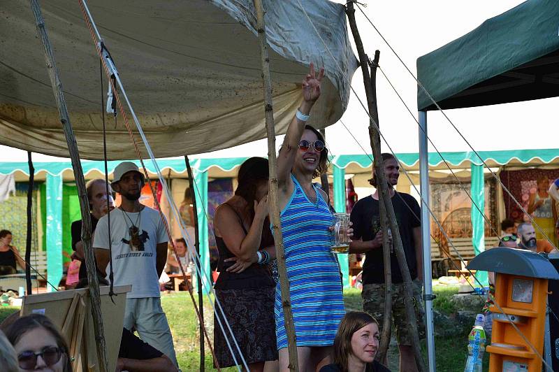 Z reggae festivalu na louňovickém zámku.