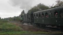 Sobotní jízdy historických vlaků s parní lokomotivou na trati Olbramovice - Sedlčany u Štětkovic.