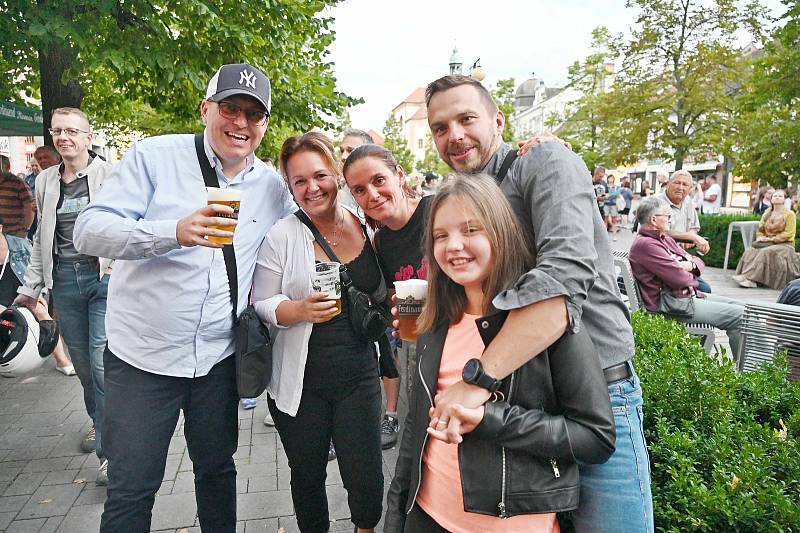 Benešov City Live a skladby v podání Bohemian Pink Floyd.