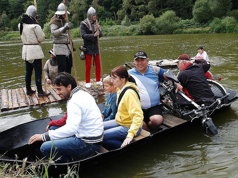 Bitva o brod ve Zbořeném Kostelci.