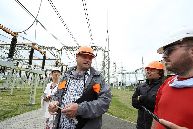 Tisková konference ČEZ Distribuce se v transformovně v Řeporyjích konala ve čtvrtek 18. června. Akci jsme navštívili s redakčním objektivem.