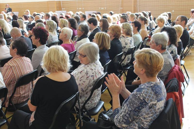 Kladrubský rehabilitační ústav slavil sedmdesát let za účasti mnoha příznivců.