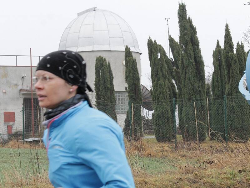 Ke 40. běhu z Vlašimi na Blaník se přihlásilo 227 běžkyň a běžců různých věkových kategorií.