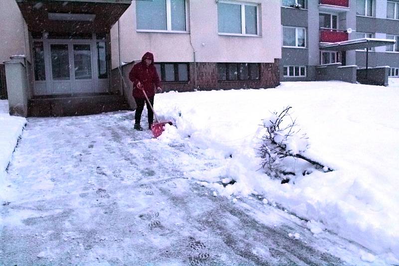 Sníh v Benešově ve čtvrtek 10. ledna 2019 ráno.