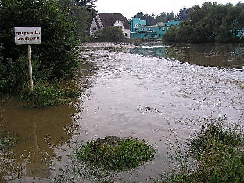 Povodně ve Lštění, Čerčanech, Čtyřkolech, Nespekách, Poříčí nad Sázavou a Zlenicích.