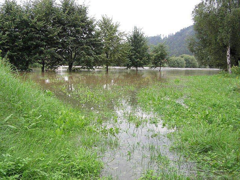 Povodně ve Lštění, Čerčanech, Čtyřkolech, Nespekách, Poříčí nad Sázavou a Zlenicích.