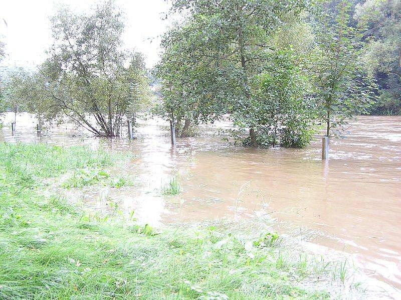 Povodně ve Lštění, Čerčanech, Čtyřkolech, Nespekách, Poříčí nad Sázavou a Zlenicích.