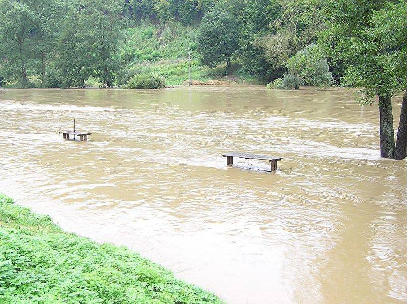 Povodně ve Lštění, Čerčanech, Čtyřkolech, Nespekách, Poříčí nad Sázavou a Zlenicích.