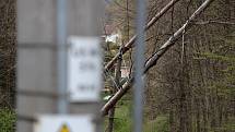 Kvůli stromům na elektrickém vedení nešel ve čtvrtek 6. května odpoledne proud například v Peceradech nebo na Brodcích.