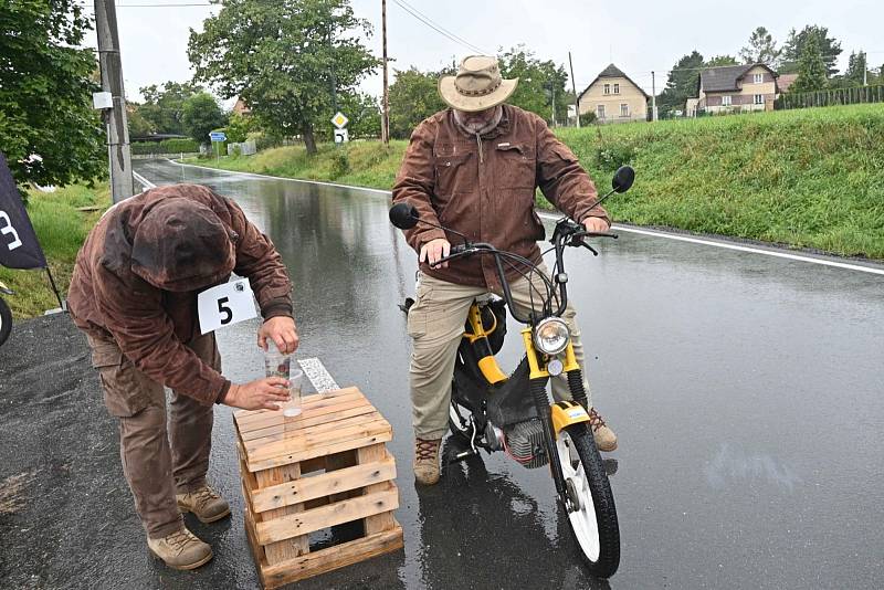 Z 1. ročníku závodu MOPED IX GAMES.