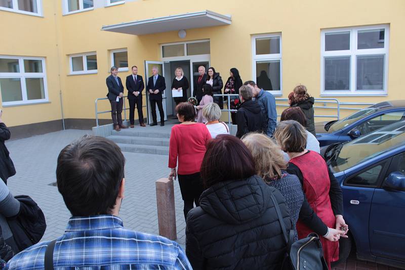 Slavnostní zahájení provozu Základní školy a Praktické školy Benešov se konalo v pondělí 25. února 2019.