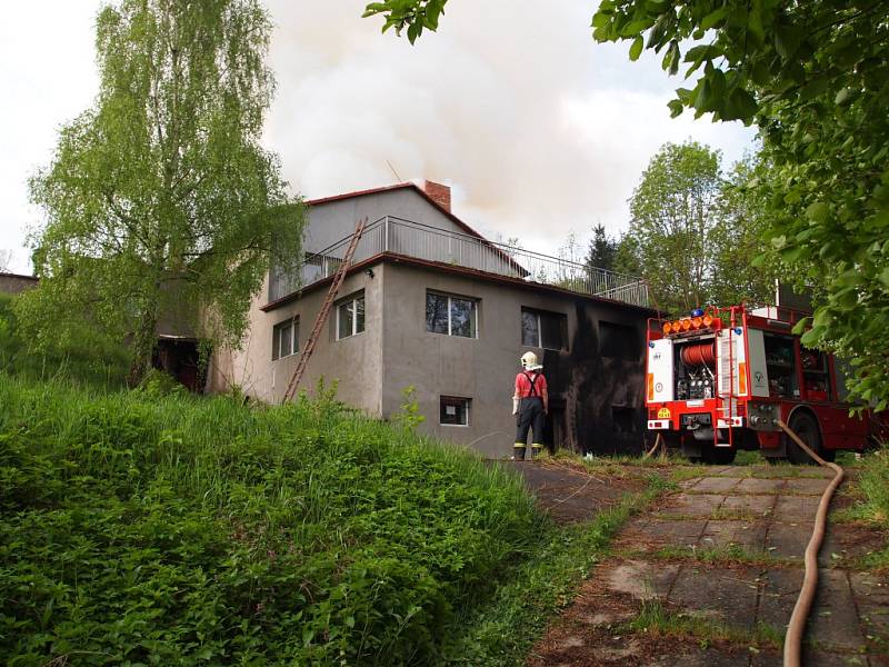 Požár v Českém Šternberku.