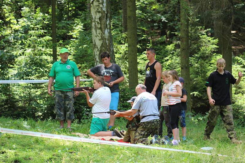 Dětských rybářských závodu na nádrži Záhorská se zúčastnilo přes třicet malých nadšenců do rybolovu.