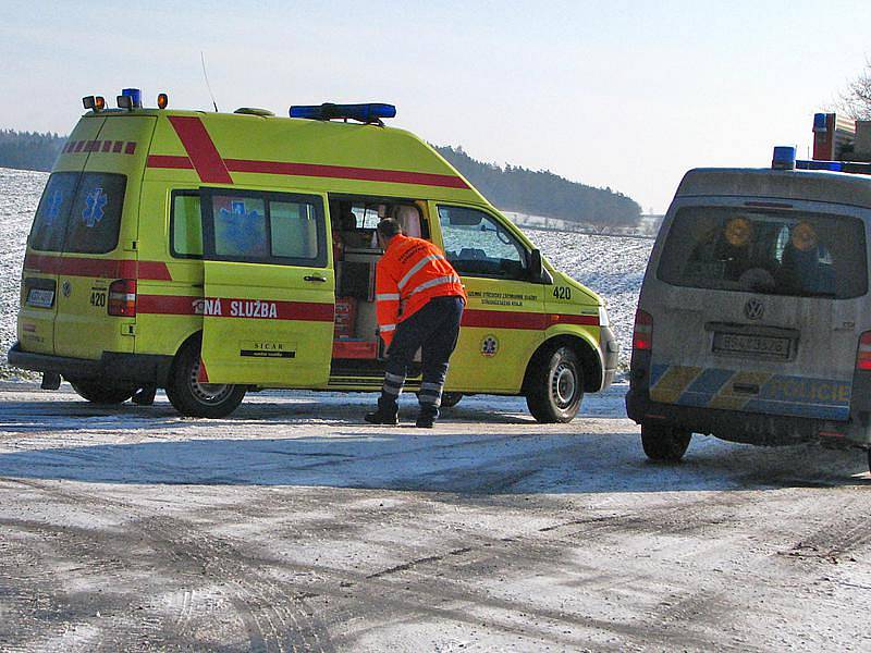 Sobotní nehoda u hájovny u křižovatky Drachkov - Božkovice - Maršovice - Vrchotovy Janovice.