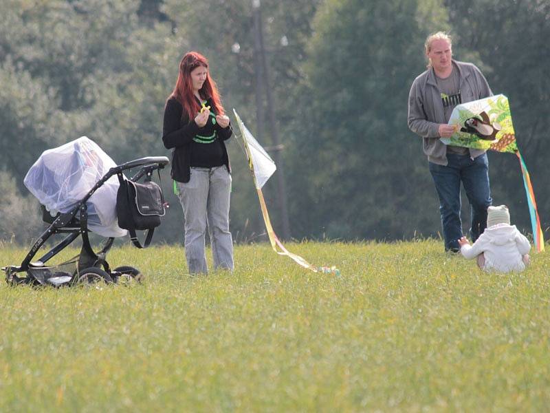 Při votickém dětském pouštění draků se vyřádili i rodiče.