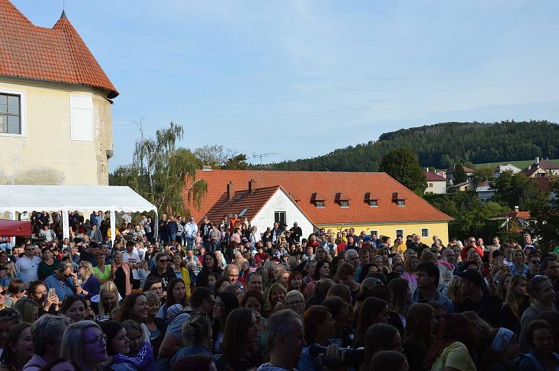 Svatováclavské slavnosti v Louňovicích pod Blaníkem.