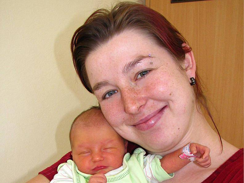 Dne 22. února ve tři hodiny odpoledne poprvé uviděla svou maminku, Nikol Jarolímovou ze Sázavy, prvorozená dcera Leona. Narodila se s porodní váhou 2,66 kg a mírou 47 cm. 