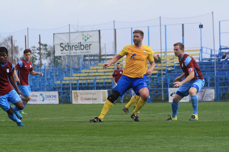 Benešov v důležitém boji o záchranu porazil Rakovník 3:1