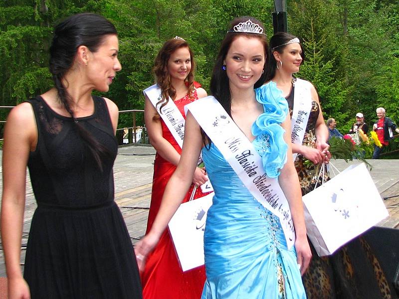 Finále Miss hasička Středočeského kraje 2015 ze zákulisí od poslední zkoušky po vyhlášení.