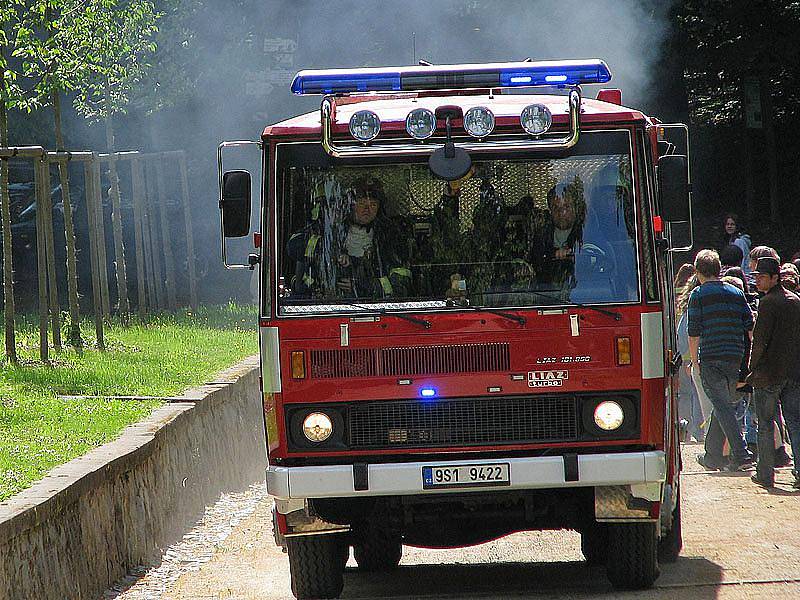 Požár v zámku Konopiště - taktické cvičení hasičských zásahových jednotek.