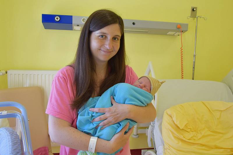 František Vašák se Veronice a Janovi narodil v benešovské nemocnici 17. května 2022 v 8.50 hodin, vážil 3180 gramů. Doma v Bukové Lhotě ho čekala sestřička Silvie (3).