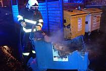 Zábavní pyrotechnika způsobila na Nový rok požár kontejneru v Benešově.