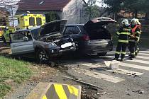 Dopravní nehoda dvou osobních automobilů v obci Vyžlovka