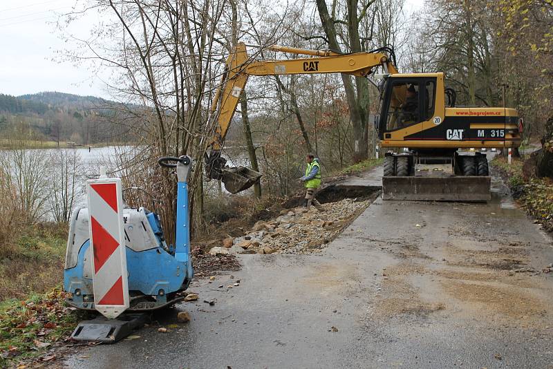 Z Kamberka do Mladé Vožice se řidiči nyní nedostanou.