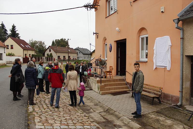 V Přistoupimi odhalili pamětní desku obětem holocaustu