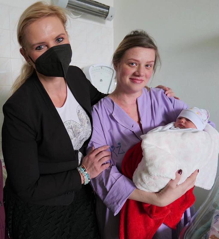 Mamince z řad ukrajinských uprchlíků pomáhá Středočeský kraj až v Ústí nad Labem.