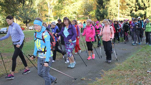 První ročník charitativního Nordic Walking pochodu na Konopišti se tam konal v sobotu 14. října.