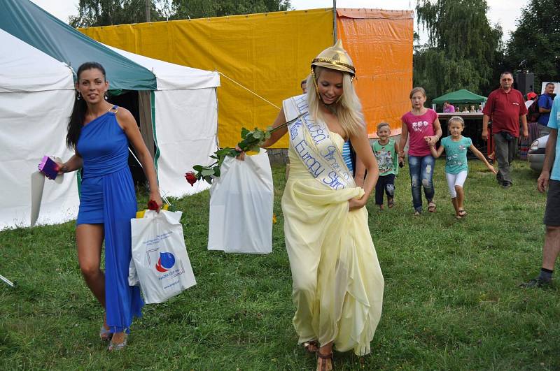 Hasičky Markéta Járková a Martina Papíková v Polsku reprezentovaly Benešovsko při soutěži o titul evropské Miss.