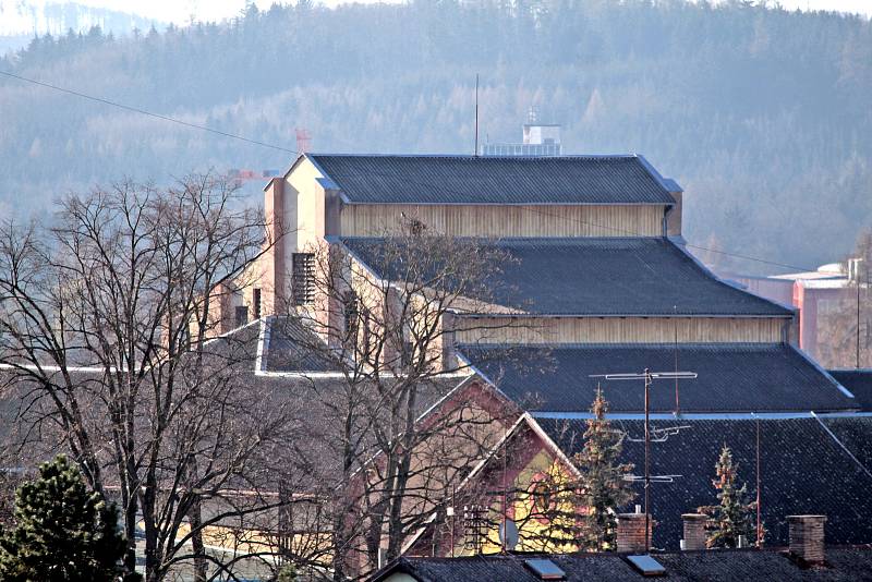 Benešov při pohledu ze střechy kostela sv. Anny - pivovar.