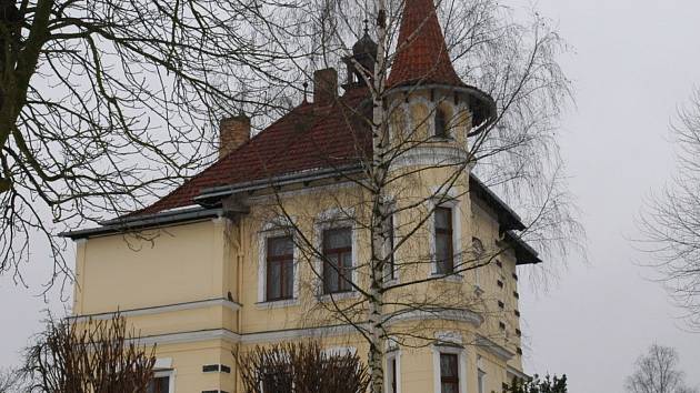 Základní škola a Praktická škola Benešov a její sídlo, vila Katuška.
