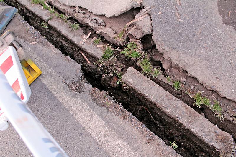 Pivovarský rybník v Louňovicích pod Blaníkem během rekonstrukce.