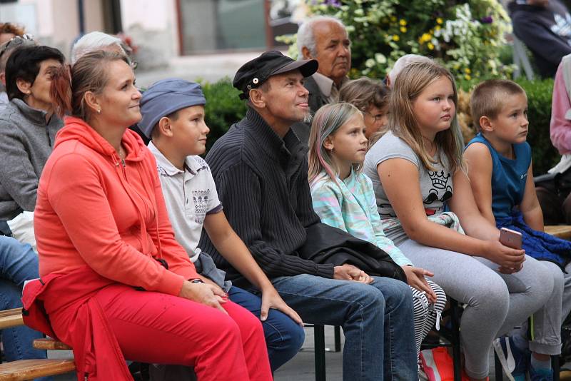 Latinskoamerickým večerem odstartoval třetí ročník festivalu Benešov City Live.