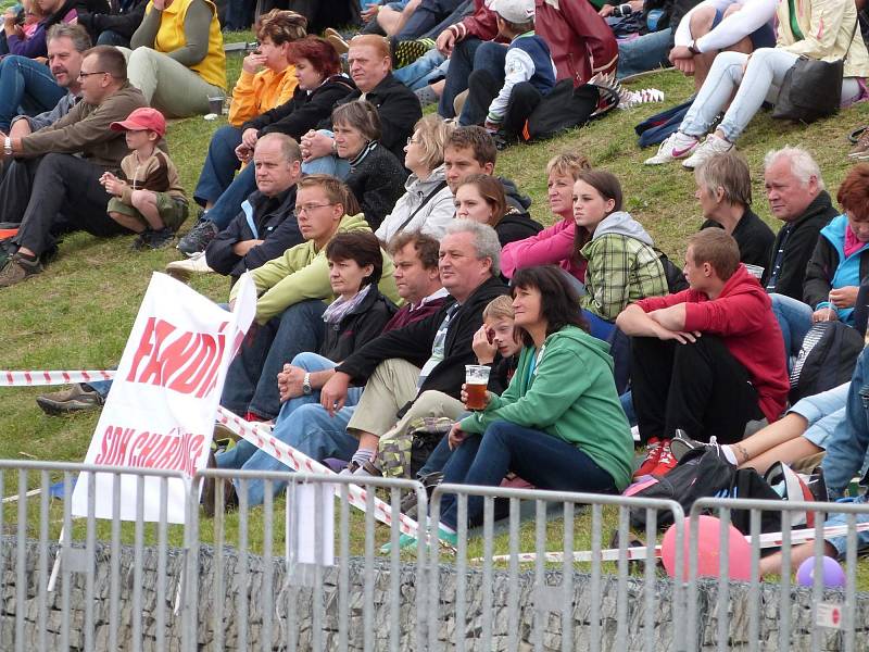 Hasiči z Chářovic vybojovali na mistrovství republiky v požárním sportu 11. místo.