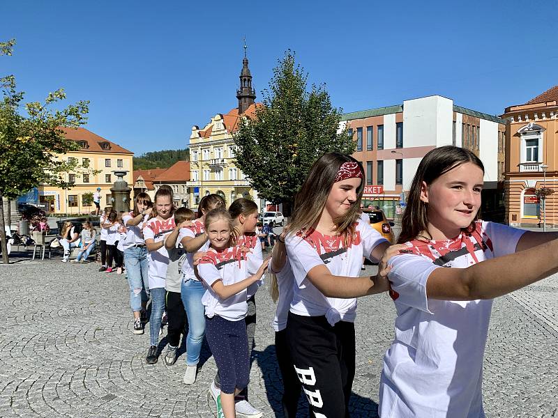 Tancující sušenky uspořádaly taneční odpoledne pro veřejnost.