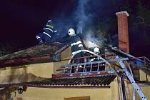 Požár chaty v Městečku u Nespek zaměstnal hasiče v noci na pátek 24. srpna.