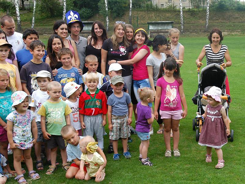 Den dětí v Mezně s mezinárodní účastí ze tři kontinentů.  