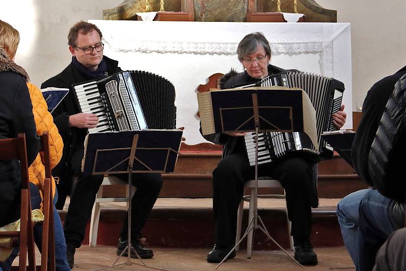 Koncert akordeonového kvarteta Pražské barokní harmoniky v kostele. sv. Klimenta Lštění.