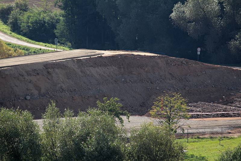 Z výstavby obchvatu Olbramovic, přeložky silnice I/3.