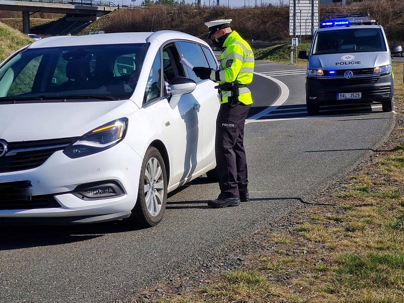 Policejní kontrola v době Velikonoc.