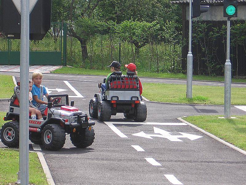 Dětské dopravní hřiště a modelářský domek ve Štětkovicích.