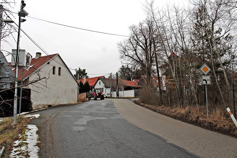 Radar na měření rychlosti v Dojetřicích, místní části města Sázavy.