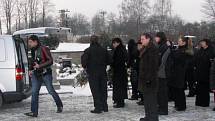 Pohřeb známého baskytaristy skupiny Katapult Jiřího „Dědka“ Šindeláře se uskutečnil v sobotu 10. ledna v kostele sv. Jakuba v Čechticích