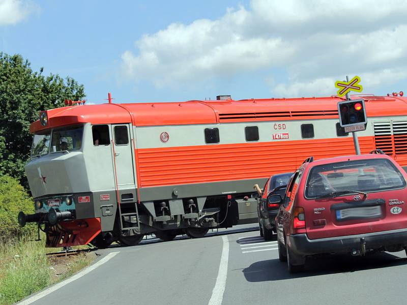 Přejezd silnice I/18 u Křešic SŽDC příští rok opraví a dovybaví závorami. 