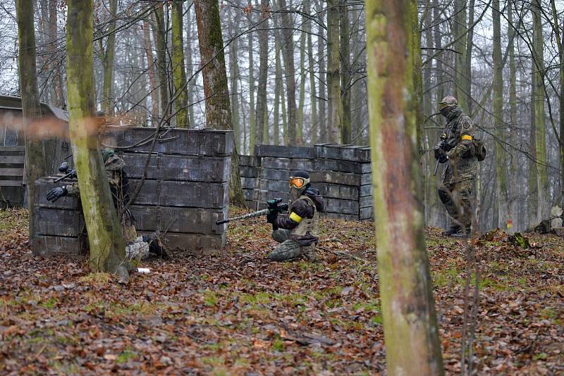 Ze druhého dílu paintballové bitvy Stalingrad v Benešově na vrchu Kavčák.