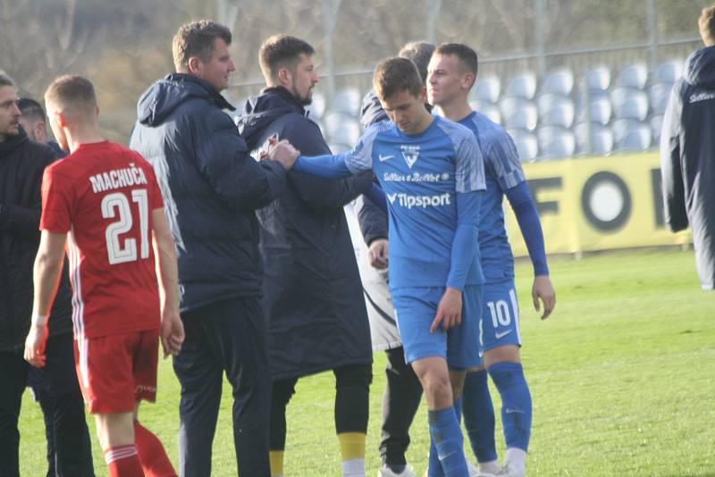 Vlašim doma zválcovala Třinec 4:0